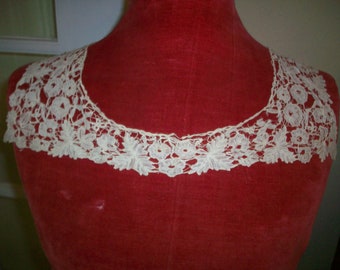 Antique lace  collar 1800s antique lace delicate design