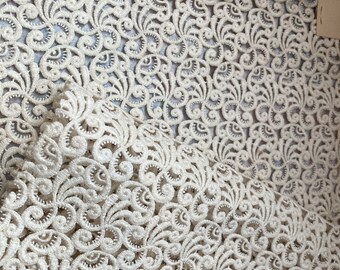 Antique Lace heavy Venetian type lace piece