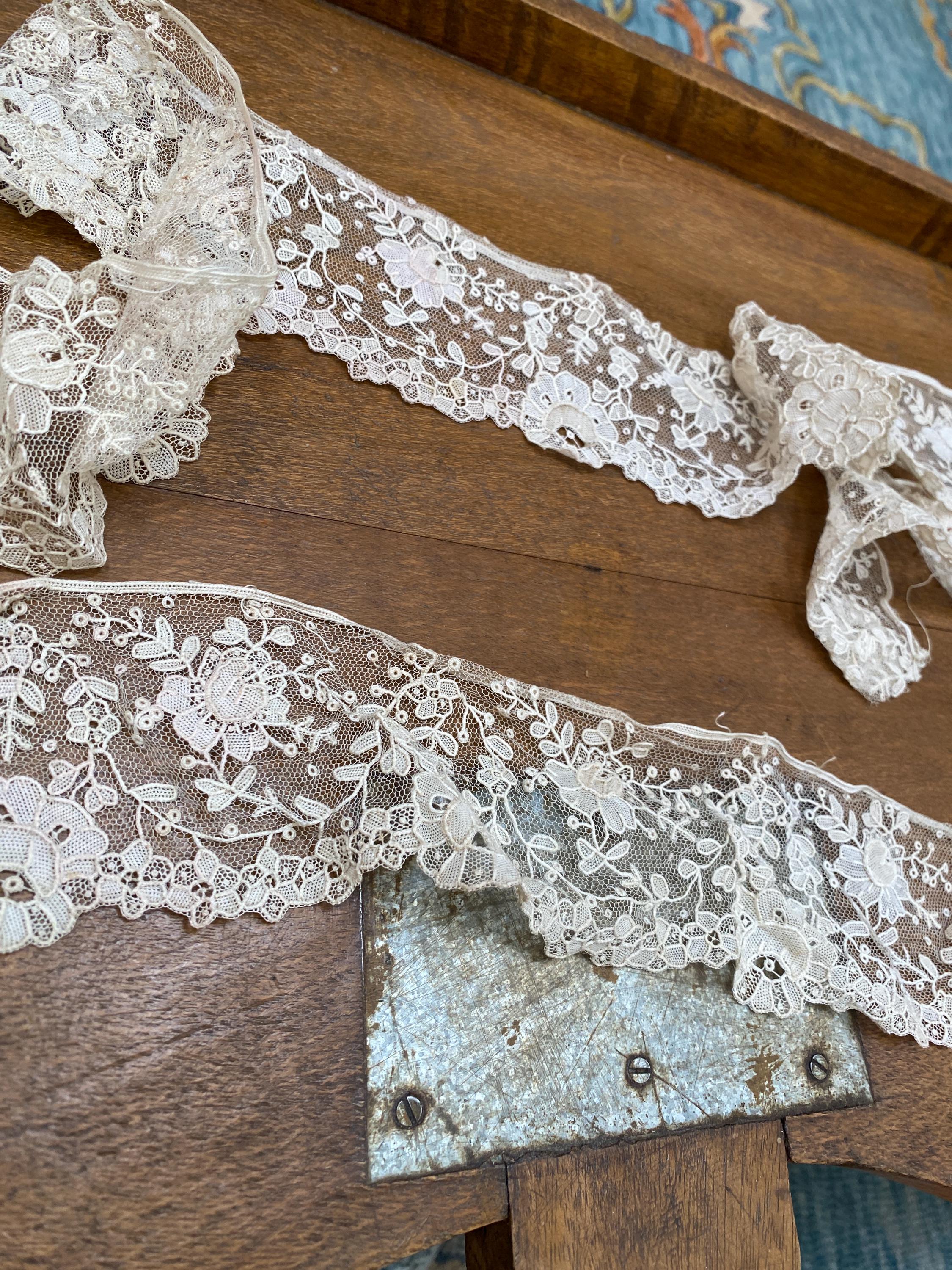 Antique Lace Point De Gaze 1800s Antique Lace Delicate Design 2.75