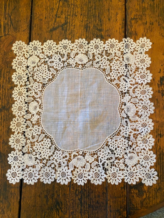 Honiton Antique Lace hand done wedding hanky/doil… - image 10