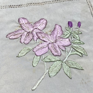 Antique Fine hand done lace embroidery doily