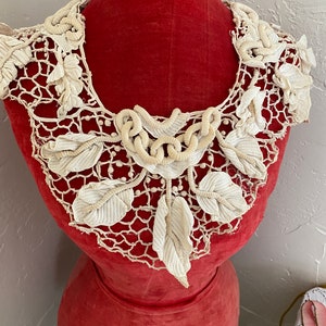 Spectacular Antique lace collar hand done Irish lace 1800s antique