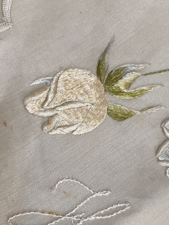 Divine handkerchief case of linen with embroidere… - image 2
