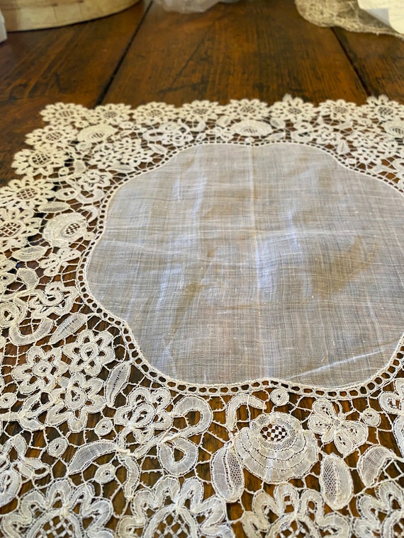 Honiton Antique Lace hand done wedding hanky/doil… - image 4