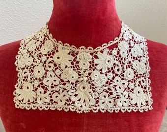 Collar 1800s antique Irish crochet lace