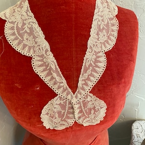 Cuello de encaje antiguo de malla de algodón bordada 1920s