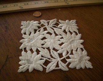 1 Vintage all cotton 1920s antique lace applique