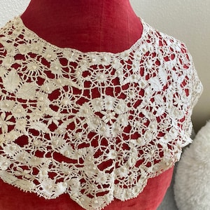 Antique  fine lace collar  1800s heirloom hand done