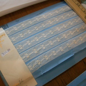 Deco vintage French white cotton lace lovely design