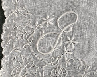 Antique Lace initial hanky/doily 1930s