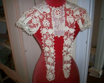 Breathtaking Antique lace collar Irish Crochet 1800s antique lace