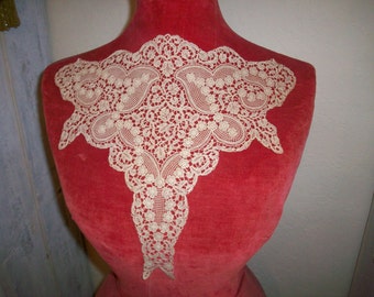 Unique Collar/inset 1910s antique lace(rosaline type) light cafe au lait  color