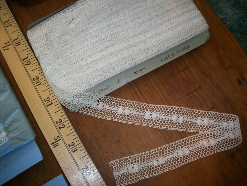 Deco vintage French white cotton lace lovely design image 2