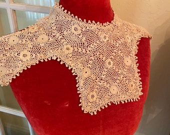 1800s antique hand done Irish Lace collar