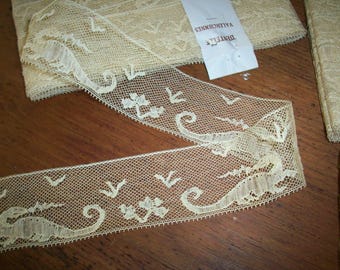 Rare picture/museum lace dragon and crest fine cotton lace 1920s