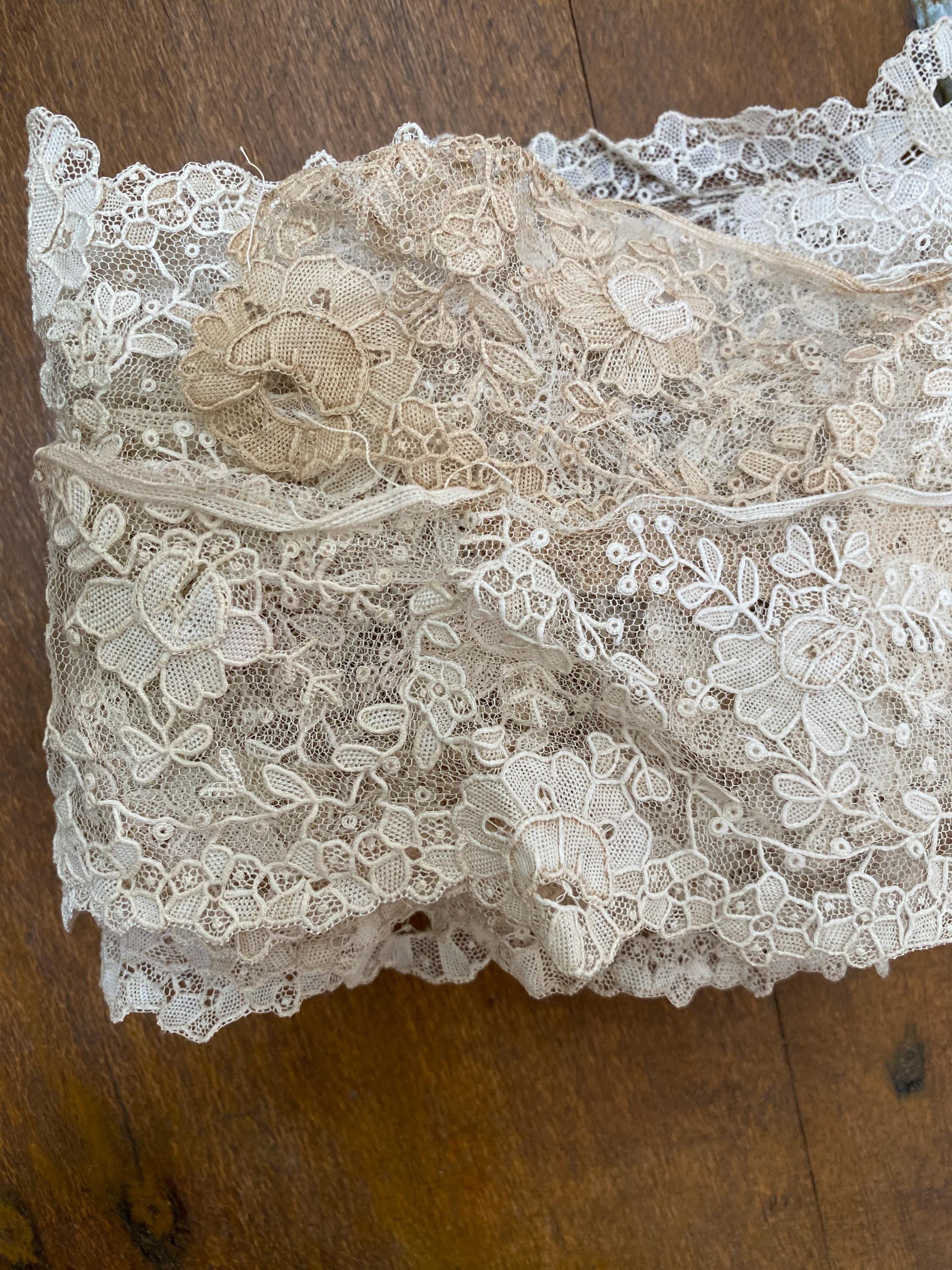 Antique Lace Point De Gaze 1800s Antique Lace Delicate Design 2.75