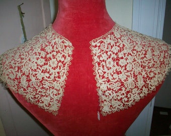 Spectacular Antique lace collar  1800s antique lace