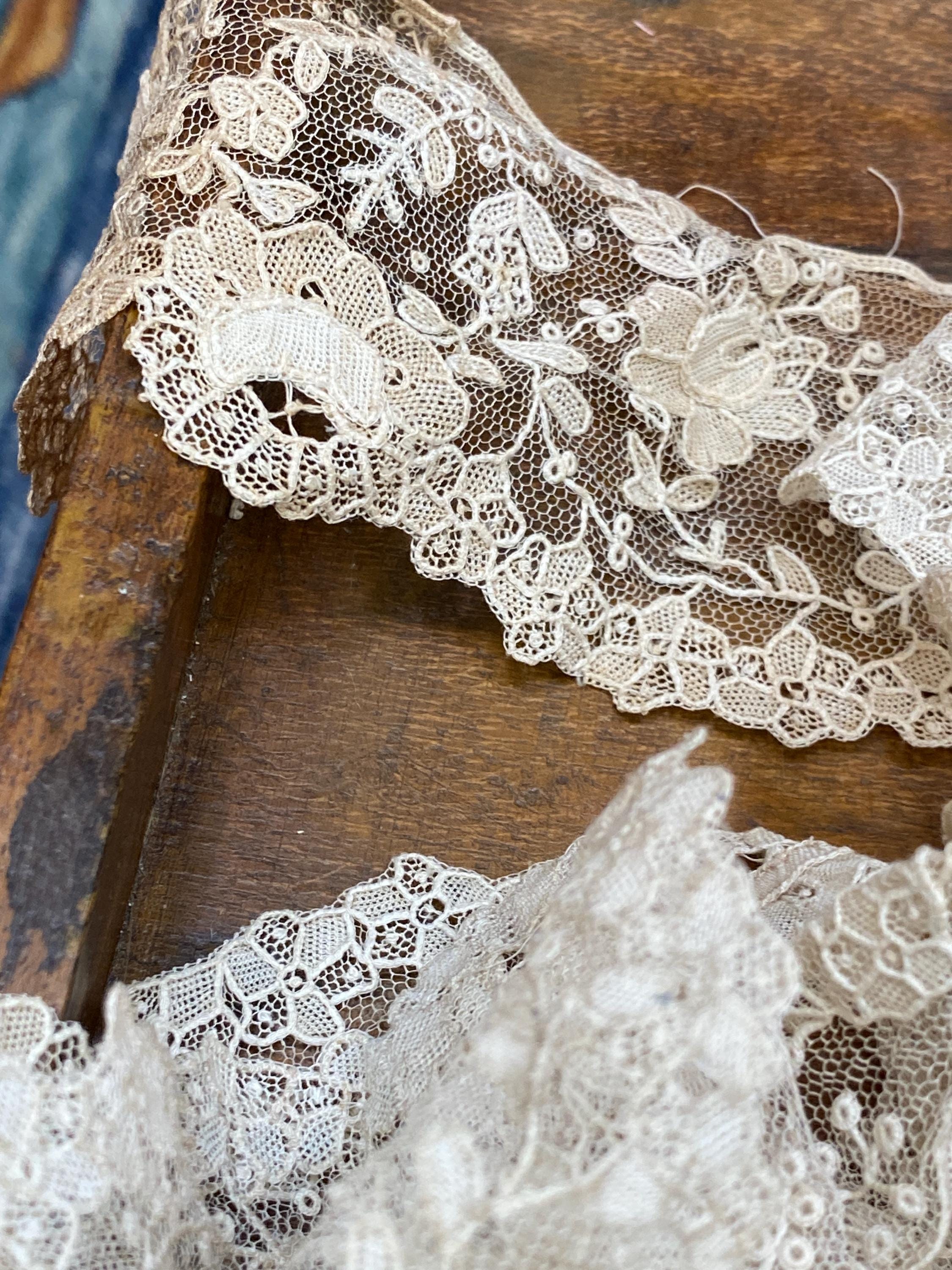 Antique Lace Point De Gaze 1800s Antique Lace Delicate Design 2.75