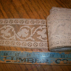 Filet lace Antique linen lace beautiful pattern hand done