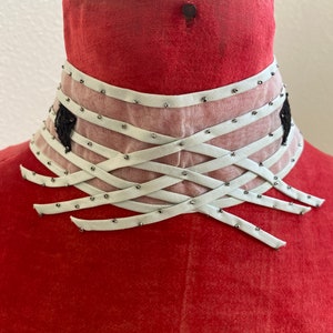 Antique delicate fine lace collar heirloom hand done