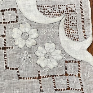 Antique Lace hand done wedding hanky/doily 1900s floral