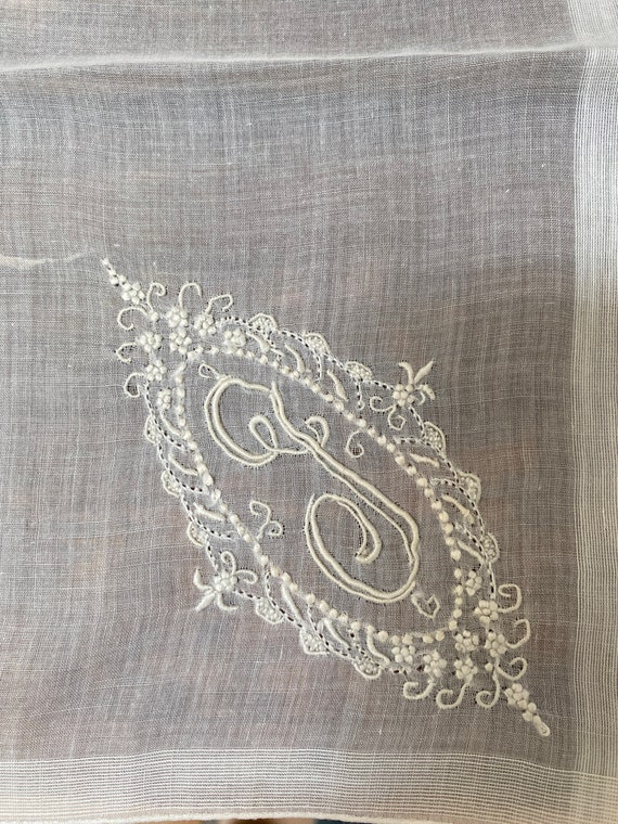 White Handkerchief Antique Fine hand done lace in… - image 1