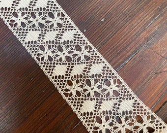 Unusual design antique lace pure cotton 1 1/8" wide