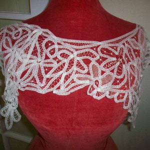 Divine Antique lace collar Battenberg 1800s antique lace