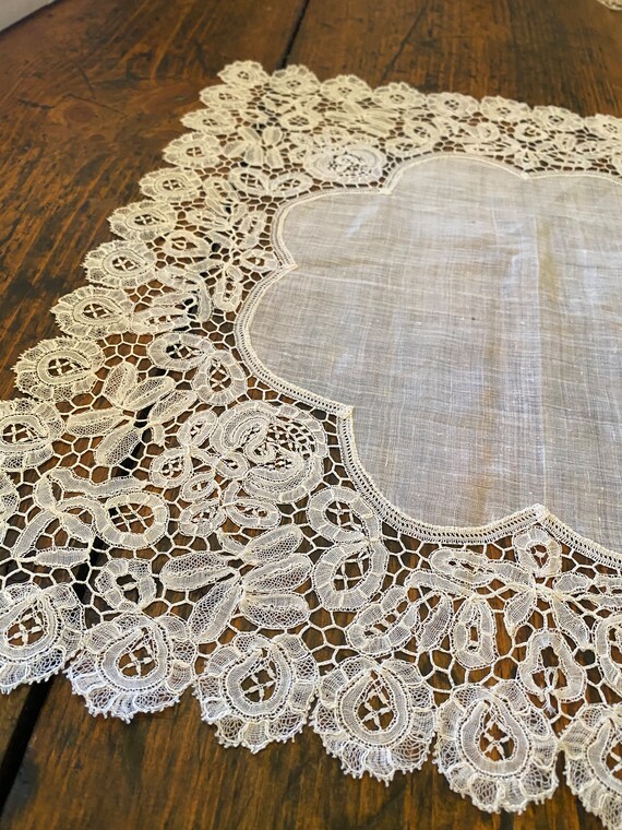 Honiton Antique Lace hand done wedding hanky/doil… - image 8
