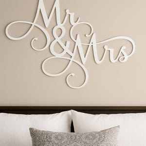 Mr & Mrs Wedding Sign Gift, Wedding centerpiece Top Table Sign, wedding  decor, Mr Mrs Wedding Sign, Sweetheart Sign, Bedroom Wall Art
