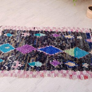 Alfombra marroquí vintage de 4,2 x 7,5 pulgadas, alfombra Boucherouite, impresionante alfombra bereber, hermosa alfombra vintage abstracta, colores tierra, alfombra artística para sala de estar. imagen 2
