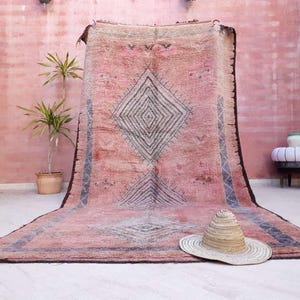 50% OFF CLOSING SALE Vintage Moroccan Rug 5.6x10.3 Blush pink Gorgeous Boujaad rug, large boujad rug, blush bedroom rug, large area rug