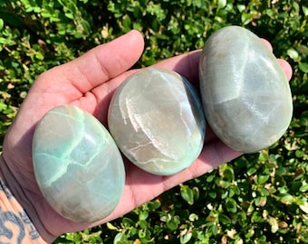 Garnierite palm stone, green moonstone from Madagascar