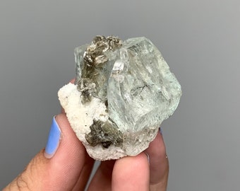Aquamarine crystal specimen with muscovite and rutile rare 226 carats