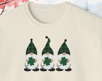 Gnome Women's Boxy Tee-St. Patrick's Day T-shirt/Plaid Gnome