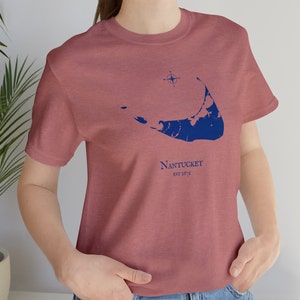 Nantucket Karte, Unisex Jersey Kurzarm T-Shirt. Personalisiertes individuelles Geschenk, nautisches T-Shirt, Brautjungferngeschenk. Lässiges Sommer Tee.