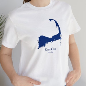 Cape Cod Karte, Unisex Jersey Kurzarm T-Shirt. Personalisiertes individuelles Geschenk, nautisches T-Shirt, Brautjungferngeschenk.