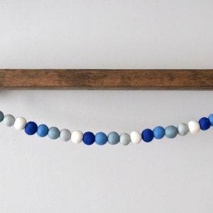 Hanukkah Garland, Chanukah Felt Ball Garland, Holiday Garland, Winter Garland, Felt Garland, Blue Ombre Garland, Hanukkah Decor