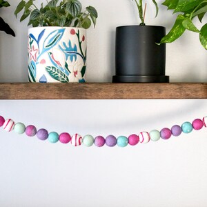 Tie Dye Garland, Summer Garland, Bright Garland, Felt Ball Garland, Pom Garland, Felt Garland, Spring Decor, Mantel Decor, Mantle Decor