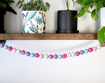 Tie Dye Garland, Zomer slinger, Heldere slinger, Vilt bal garland, Pom Garland, Vilt Garland, Spring Decor, Mantel Decor, Mantel Decor