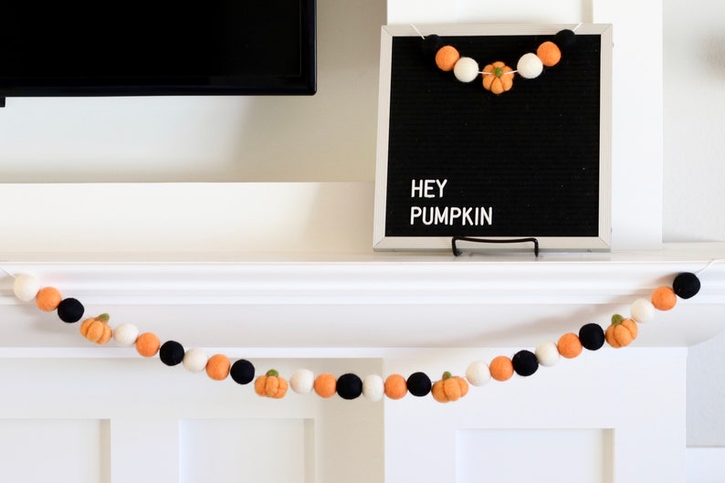 Halloween Felt Ball Garland, Halloween Garland for Mantel, Felt Ball Garland for Mantel, Pumpkin Garland, Fall Felt Garland, Halloween Decor image 3