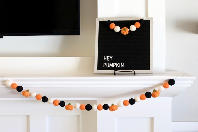 Halloween Felt Ball Garland, Halloween Garland for Mantel, Felt Ball Garland for Mantel, Pumpkin Garland, Fall Felt Garland, Halloween Decor image 1