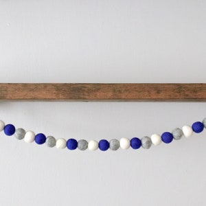 Hanukkah Garland, Chanukah Felt Ball Garland, Holiday Garland, Winter Garland, Felt Garland, Blue and White Garland, Hanukkah Decor