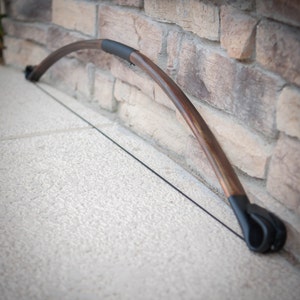 Tomb Raider Survivor Recurve Functional Replica with Deluxe Finish