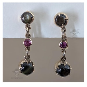 Brincos vintage "Estrela da Meia-Noite" em ouro 10k com safira e rubi, com fecho de rosca.