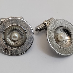 Signed Hayward 1950&#39;s Solid Sterling Silver Cultured Pearl Cufflinks