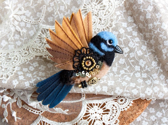wren brooch