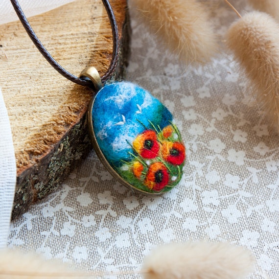 Felted Poppy Necklace Needle Felted Pendant Felt Medallion Etsy