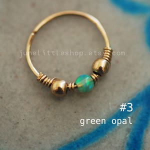Argola de nariz de opala verde, cartilagem de opala verde, argola de piercing de hélice pequena, brinco de cartilagem fina, brinco de cartilagem de ouro 14k, argola de cartilagem pequena