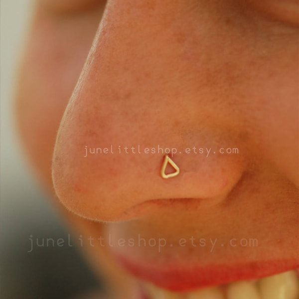 Triangle Nose Stud,Cartilage Earrings, Triangle tragus,Triangle helix, cartilage Stud, triangle stud,triangle tiny, geometric stud